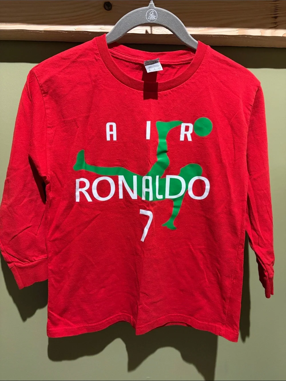 Gildan Red Long Sleeve 'Ronaldo 7' Graphic Tee
